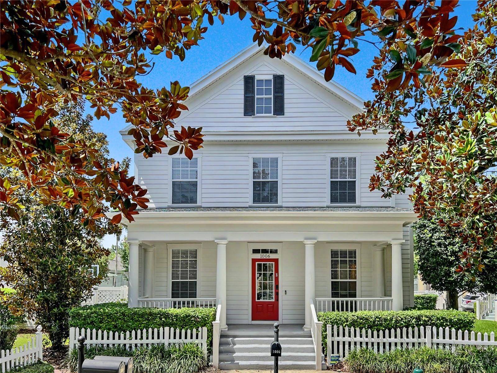 Property Photo:  1006 Sandlace Court  FL 34747 