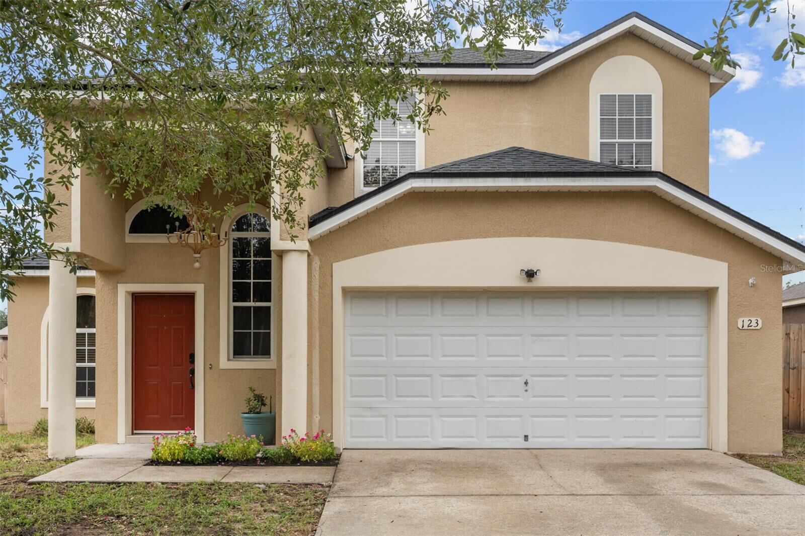 Property Photo:  123 Bluff Pass Drive  FL 32726 