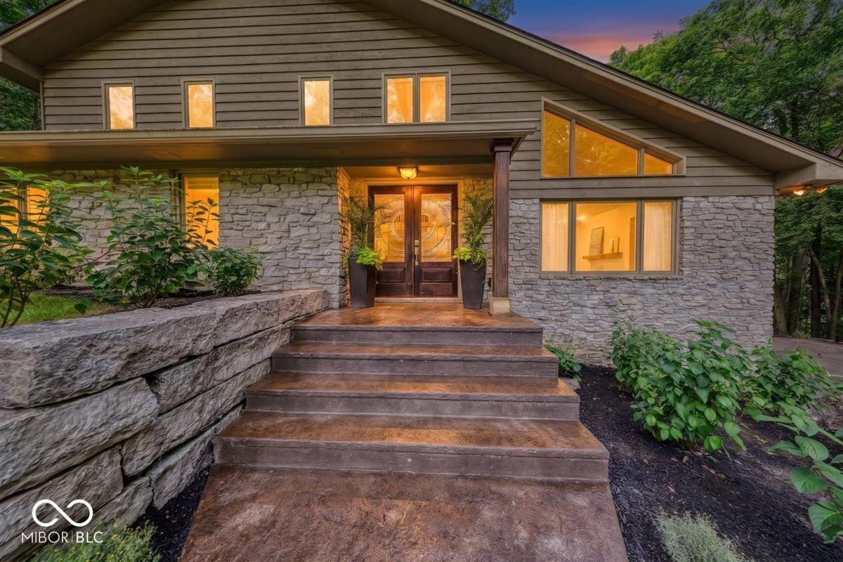 Property Photo:  12 Mill Run Court  IN 46038 