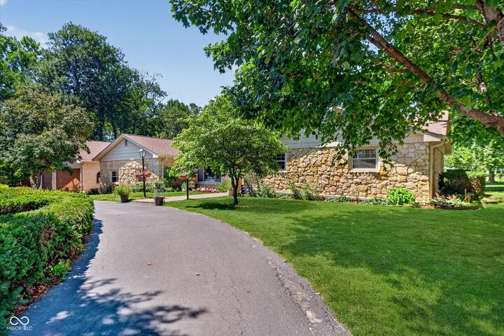 Property Photo:  6926 Woodridge Drive  IN 46123 