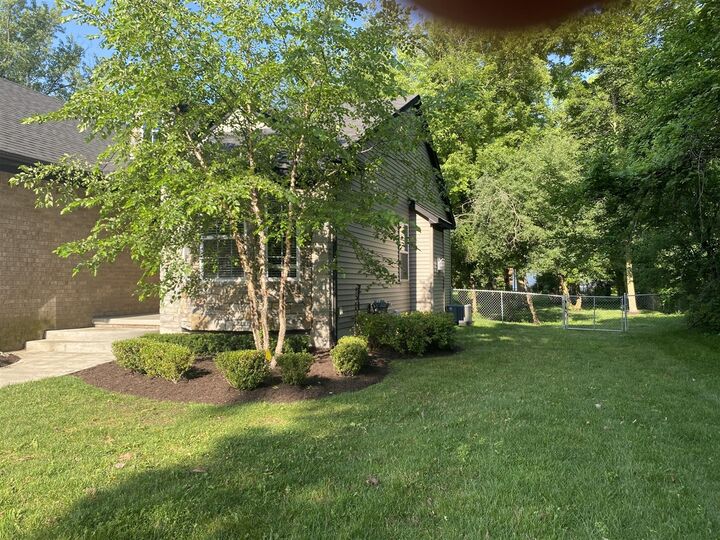 Property Photo:  9915 Wayne Road  MI 48150-2623 