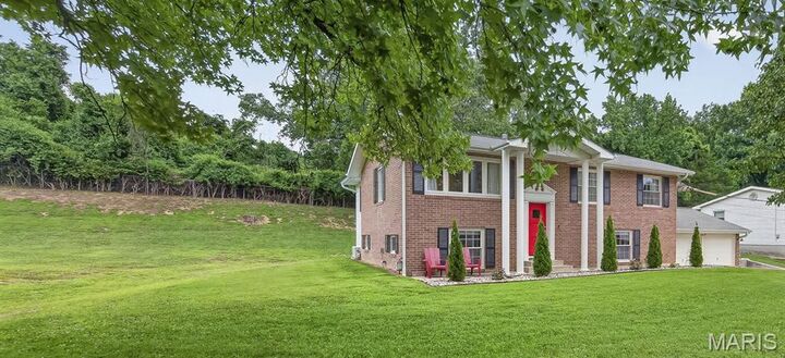 Property Photo: 26 Arnold Drive IL 62239