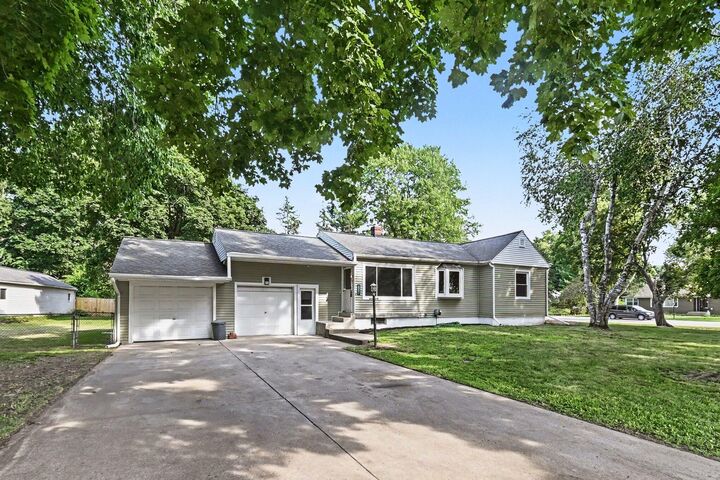 Property Photo:  2531 Ashton Road  MI 49203 