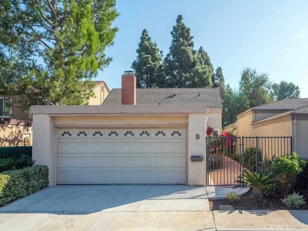 Property Photo:  3 Willow Tree  CA 92612 