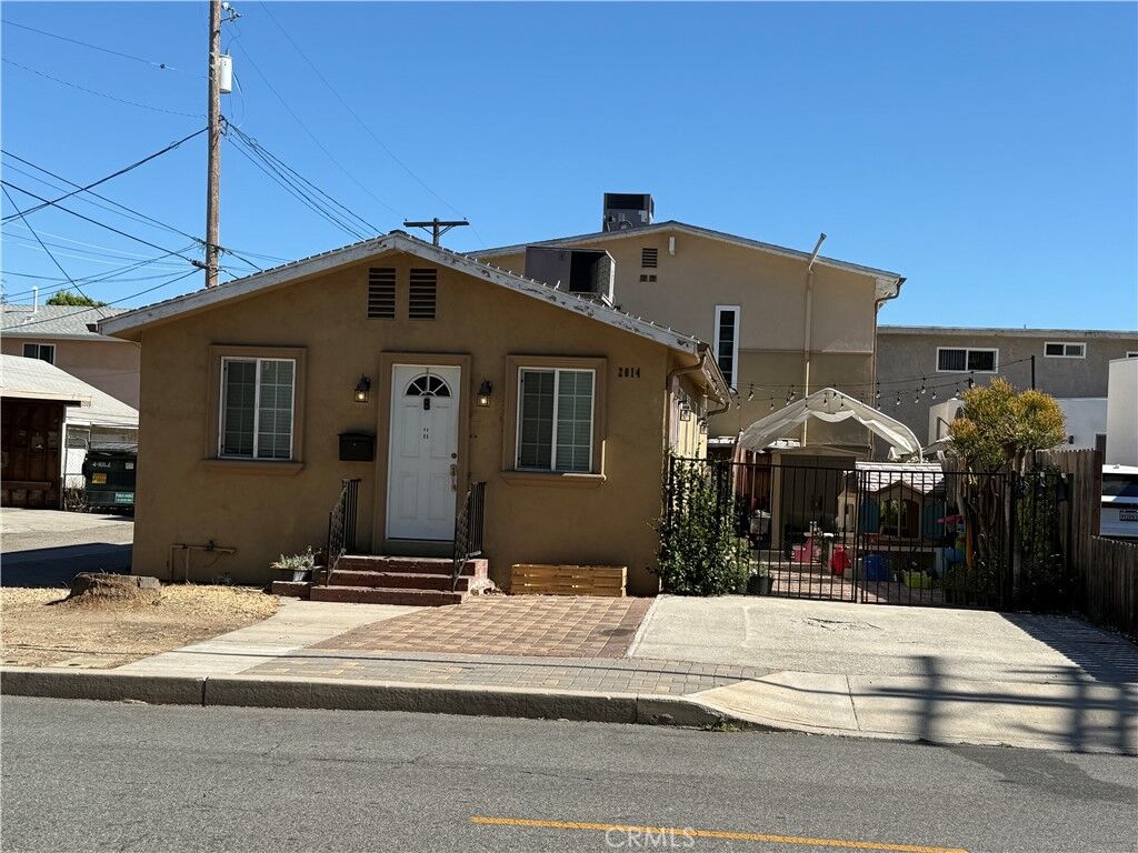 Property Photo: 2014 Peyton Avenue CA 91504