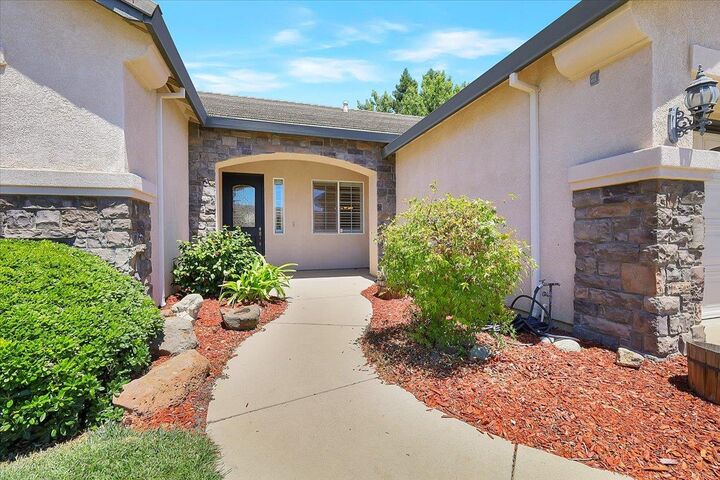 Property Photo:  1871 Malkit Ct  CA 95993 