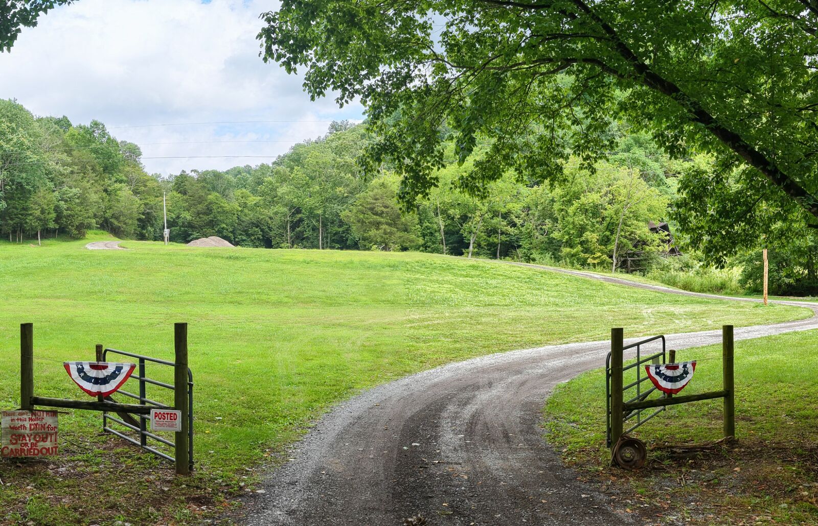 Property Photo:  1505 Dark Hollow Rd  TN 37083 