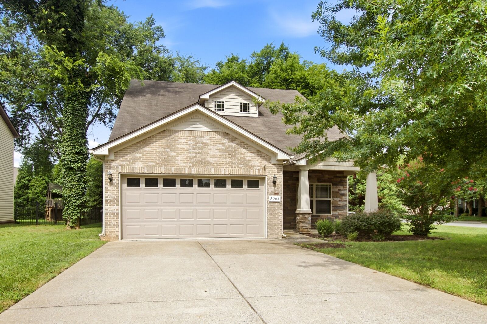 Property Photo:  2204 Burnside Dr  TN 37128 