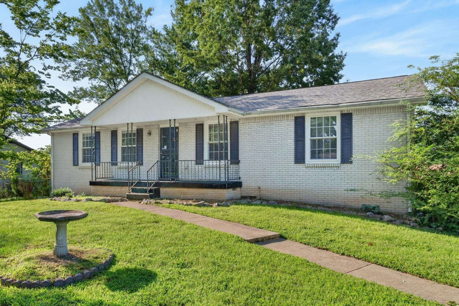 Property Photo: 304 Notgrass Rd TN 37042