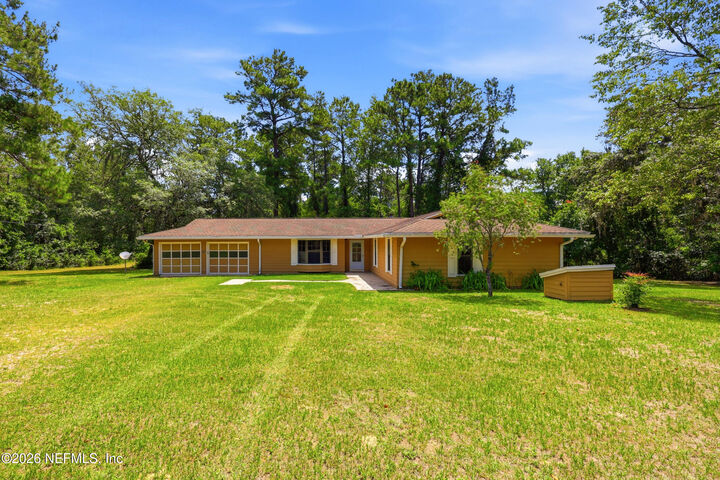 Property Photo: 1733 Hereford Road FL 32068