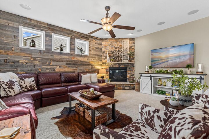 Property Photo:  617 Eastgate Parkway  MN 55115 