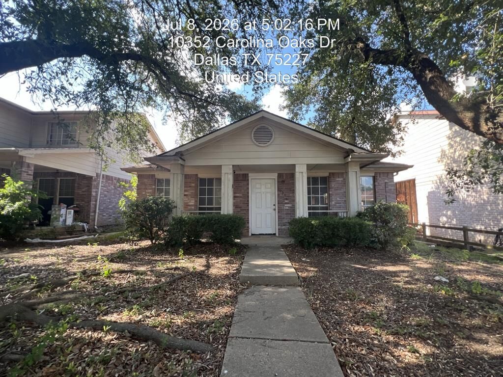 Property Photo:  10347 Carolina Oaks Drive  TX 75227 