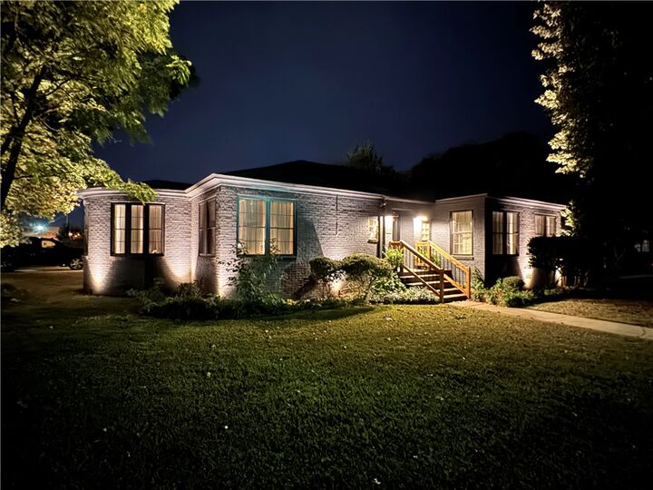 Property Photo:  201 W 8th Street  AR 72801 