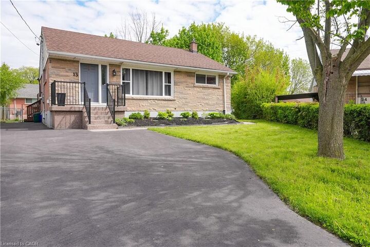 Property Photo:  13 Beaucourt Place Lower  ON L8S 2P8 