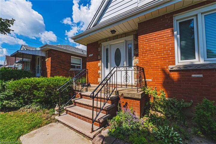 Property Photo: 208 Glencarry Avenue ON L8K 3R9