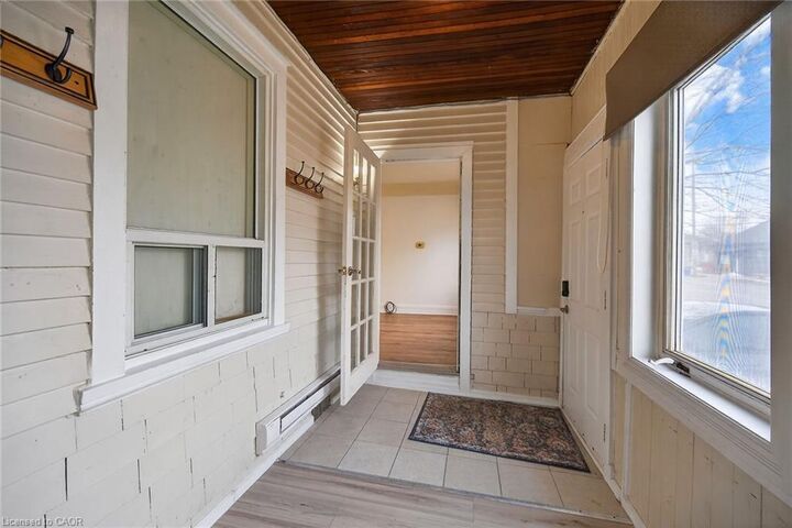 Property Photo: 643 Upper Wellington Street ON L9A 3R2