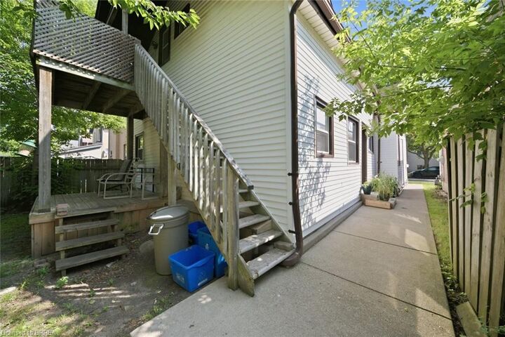 Property Photo:  172 Albion Street Upper  ON N3T 3N2 