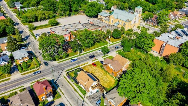 Property Photo: 153 Courtland Avenue E ON N2G 2V2