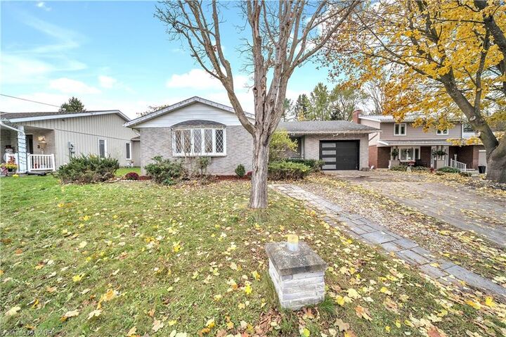 Property Photo:  5 Centennial Drive  ON N0G 2V0 