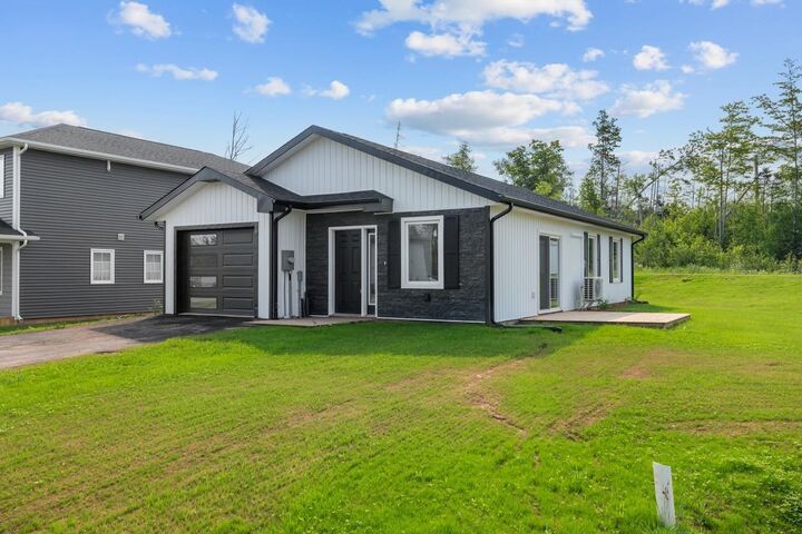 2 Balderston Court — photo 1