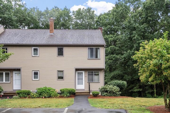 Property Photo:  119 Cortland Cir 119  MA 01453 