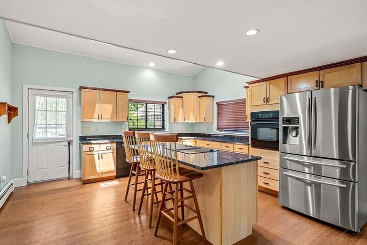Property Photo:  987 Broadway  MA 01832 