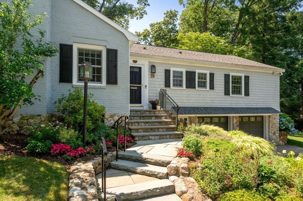 Property Photo:  19 Druid Hill Rd  MA 02461 