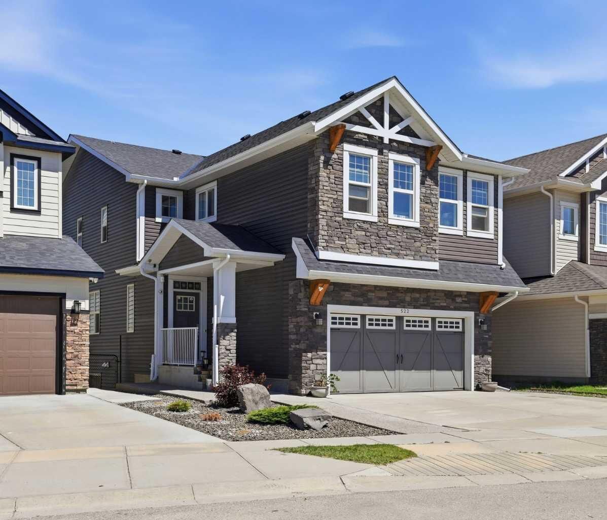 Property Photo:  522 Sherwood Boulevard NW  AB T3R 0Y6 