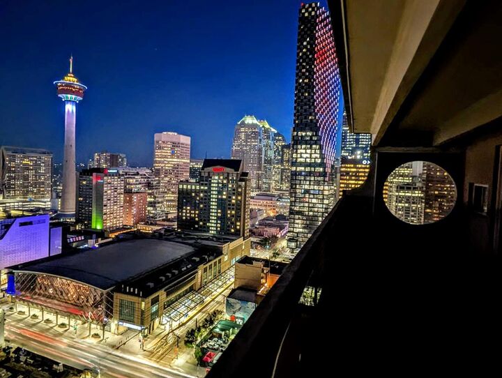 Property Photo: 221 6 Avenue SE 2911 AB T2G 4Z9