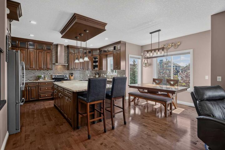 Property Photo:  1798 Baywater Street SW  AB T4B 0A8 