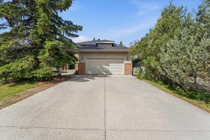 Property Photo:  13919 Evergreen Street SW  AB T2Y 2X4 