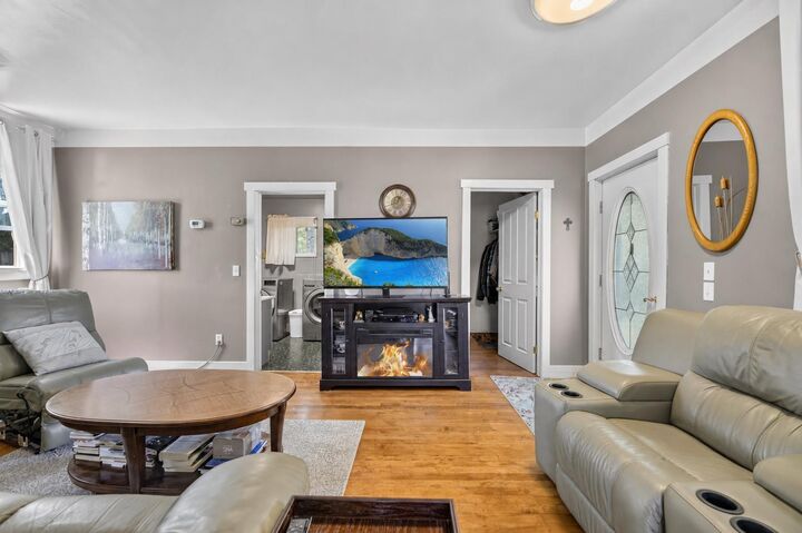 Property Photo:  2109 21 Avenue  AB T0M 0K0 