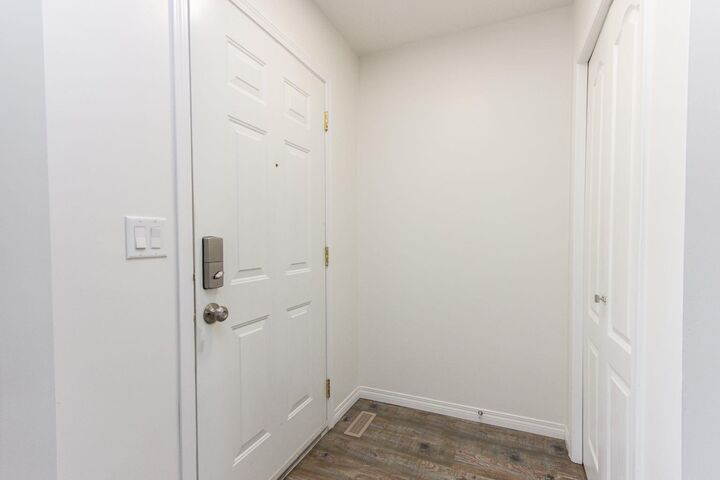 Property Photo: 33 Donlevy Avenue 35 AB T4R 3B6