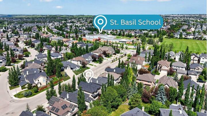 Property Photo:  40 Tuscany Glen Road NW  AB T3L 2T7 