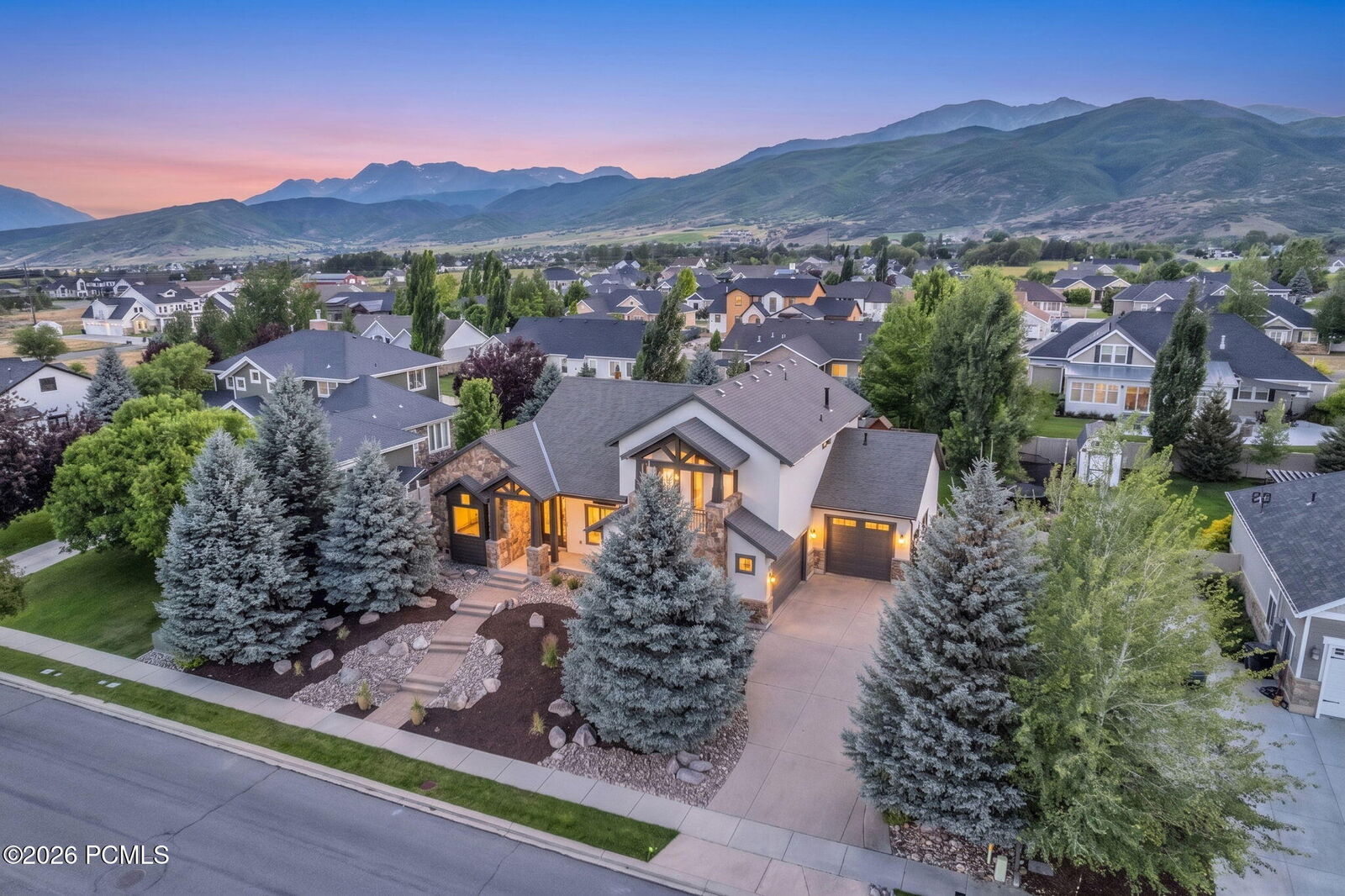 Property Photo: 408 S Fox Den Rd UT 84049
