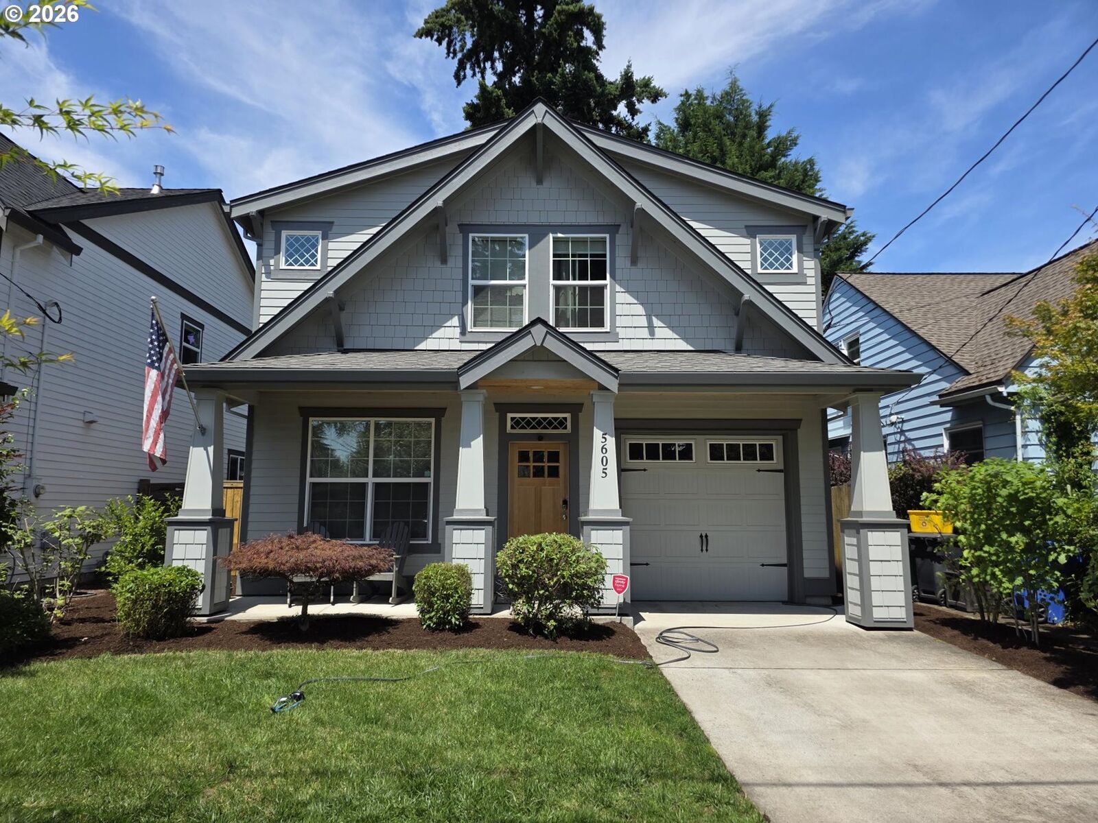 Property Photo:  5605 SE Steele St  OR 97206 