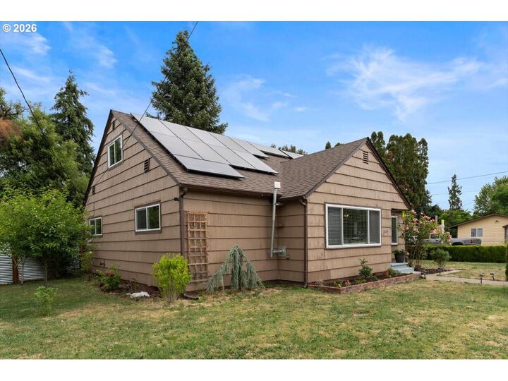 Property Photo: 409 NW Yamhill St OR 97378