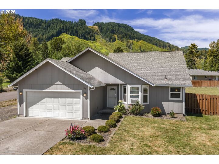 Property Photo: 11 Timber Pl WA 98610