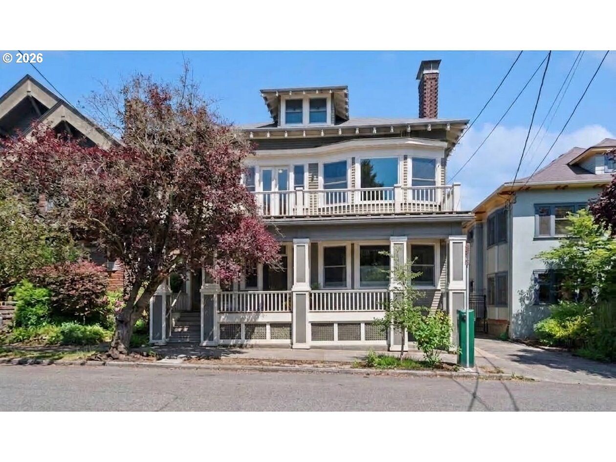 Property Photo: 2475 NW Northrup St OR 97210