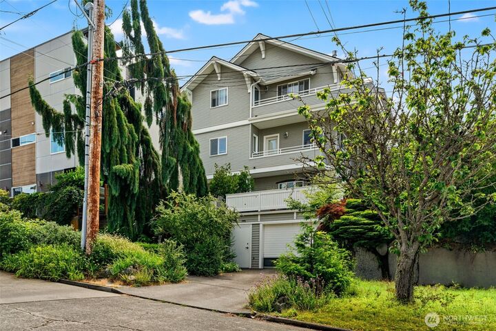 Property Photo: 323 N 48th Street C WA 98103