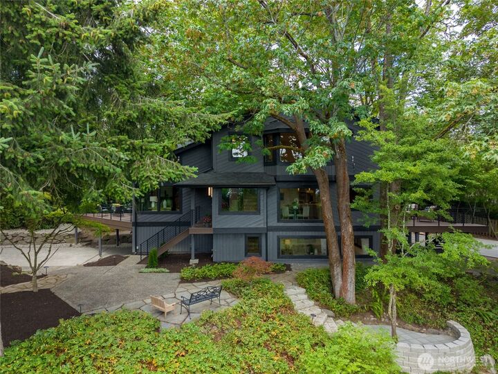 Property Photo: 5100 NE 55th Street WA 98105