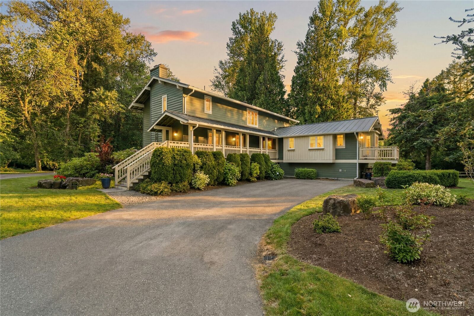 Property Photo: 1171 Sycamore Drive SE WA 98027