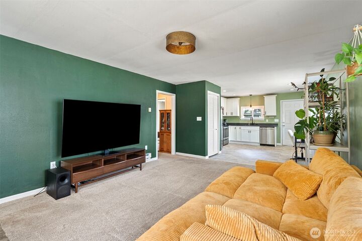 Property Photo: 14918 Grant Avenue SW WA 98498