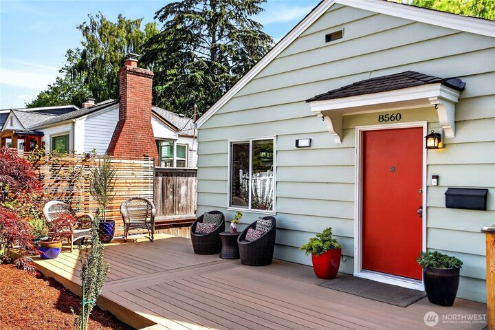 Property Photo:  8560  37th Avenue SW  WA 98126 