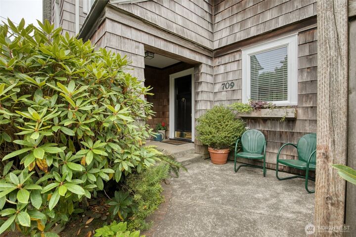 Property Photo:  709 N N Street  WA 98520 