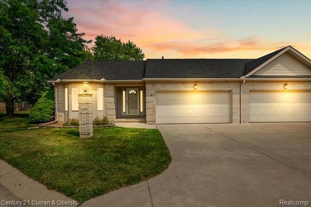 Property Photo:  1620 Tony Court  MI 48162 