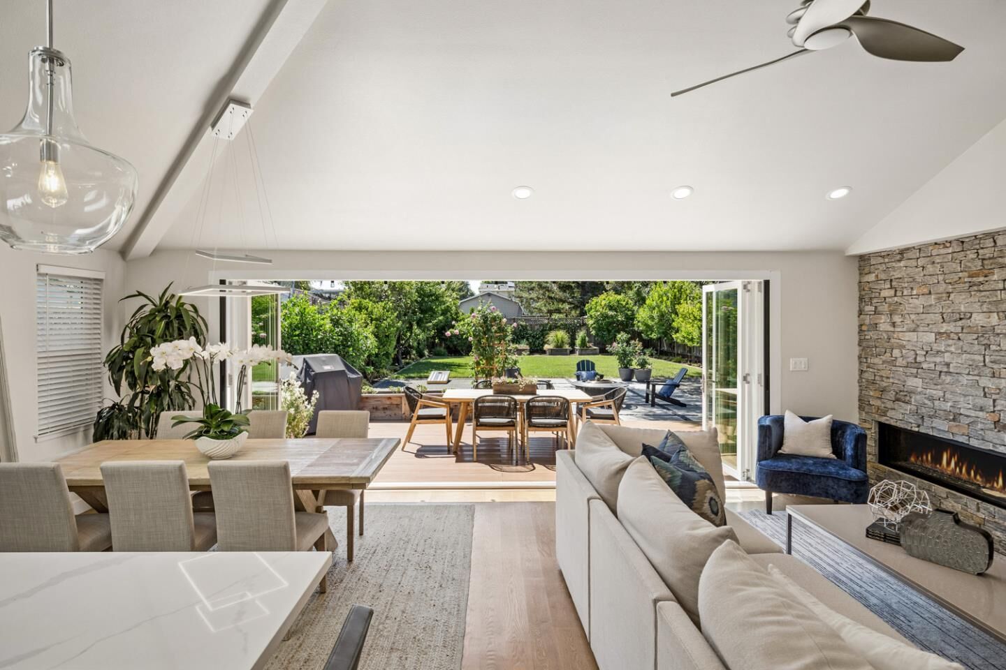 Property Photo: 2025 Jefferson Avenue CA 94062