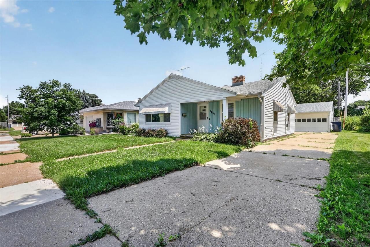 Property Photo:  1239 S Terrace Street  WI 53546 