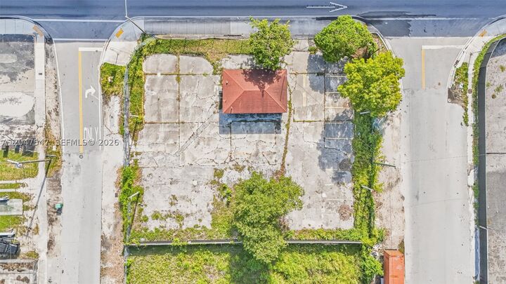 Property Photo: 6801 NW 27th Ave FL 33147