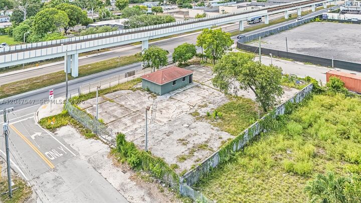 Property Photo: 6801 NW 27th Ave FL 33147